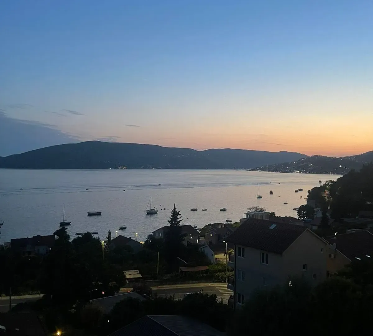 Izdavanje, jednosoban stan, 43m², Kumbor, Herceg Novi