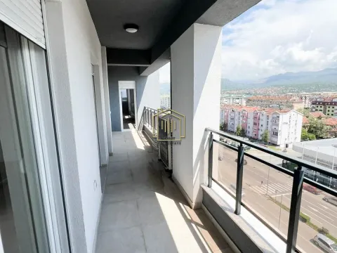 Prodaja, trosoban stan, 106m², Stari Aerodrom, Podgorica - image 9