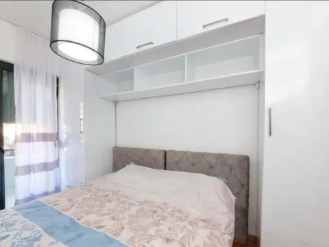 Izdavanje, jednosoban stan, 45m², City Kvart, Podgorica - image 9