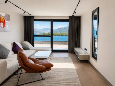 Prodaja, jednosoban stan, 55m², Đuraševići, Tivat - image 2