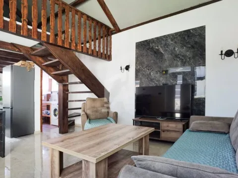 Prodaja, kuća, 220m², Bar, Crna Gora - image 35