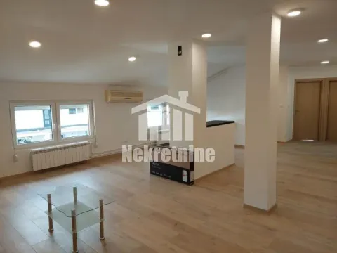 Izdavanje, trosoban stan, 100m², Petlovo Brdo, Beograd - image 1