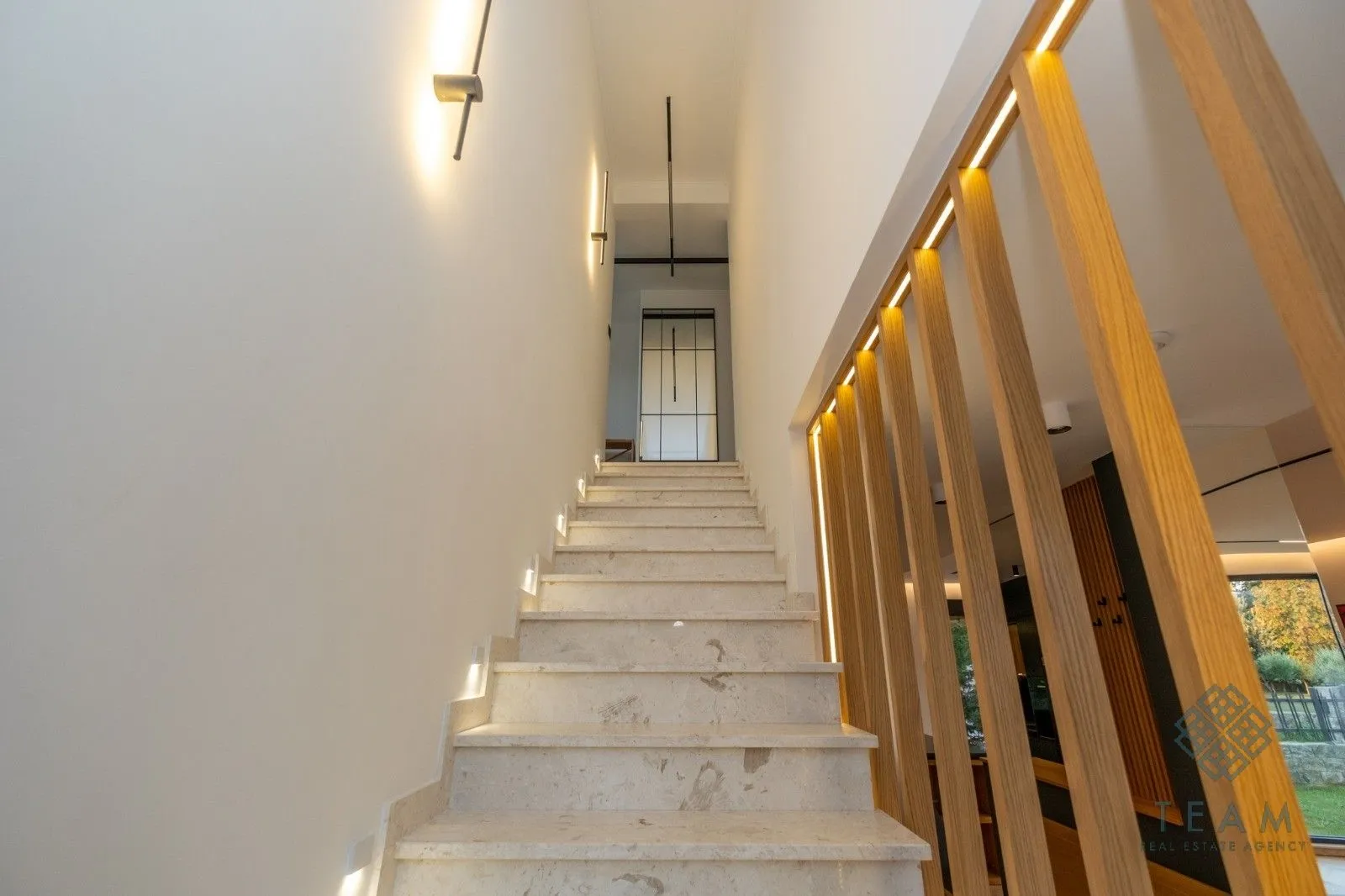 Rent, house, 180m², Gornja Gorica, Podgorica