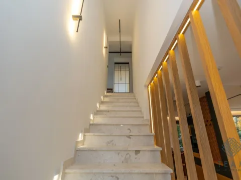 Izdavanje, kuća, 180m², Gornja Gorica, Podgorica - image 20