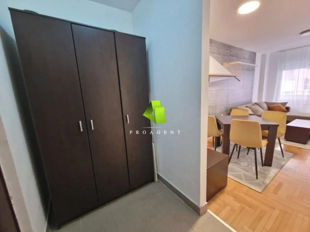 Izdavanje, dvosoban stan, 43m², Centar, Niš