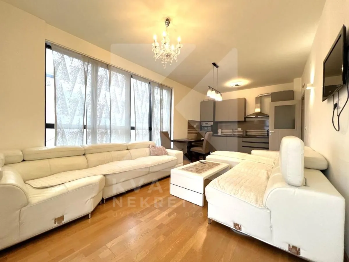 Izdavanje, dvosoban stan, 80m², Stari Aerodrom, Podgorica