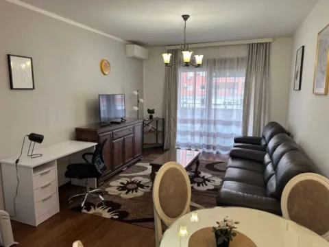 Izdavanje, jednosoban stan, 49m2, Master Kvart, Podgorica Izdavanje, jednosoban stan, 49m2, Master Kvart, Podgorica