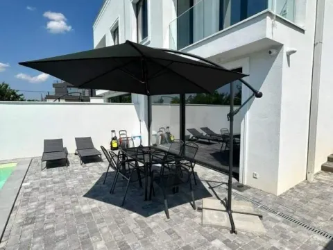 Izdavanje, kuća, 180m², Sremska Kamenica, Petrovaradin - image 23