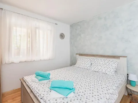 Izdavanje, dvosoban stan, 70m², Dumidran, Tivat - image 4