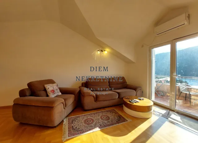 Prodaja, dvosoban stan, 62m², Dobrota, Kotor