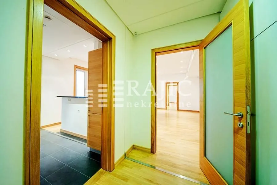 Rent, office space, 86m², Stari Grad, Beograd
