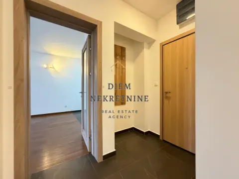 Izdavanje, dvosoban stan, 70m², Master Kvart, Podgorica - image 5