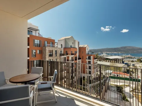 Prodaja, dvosoban stan, 87m², Porto Montenegro, Tivat - image 2