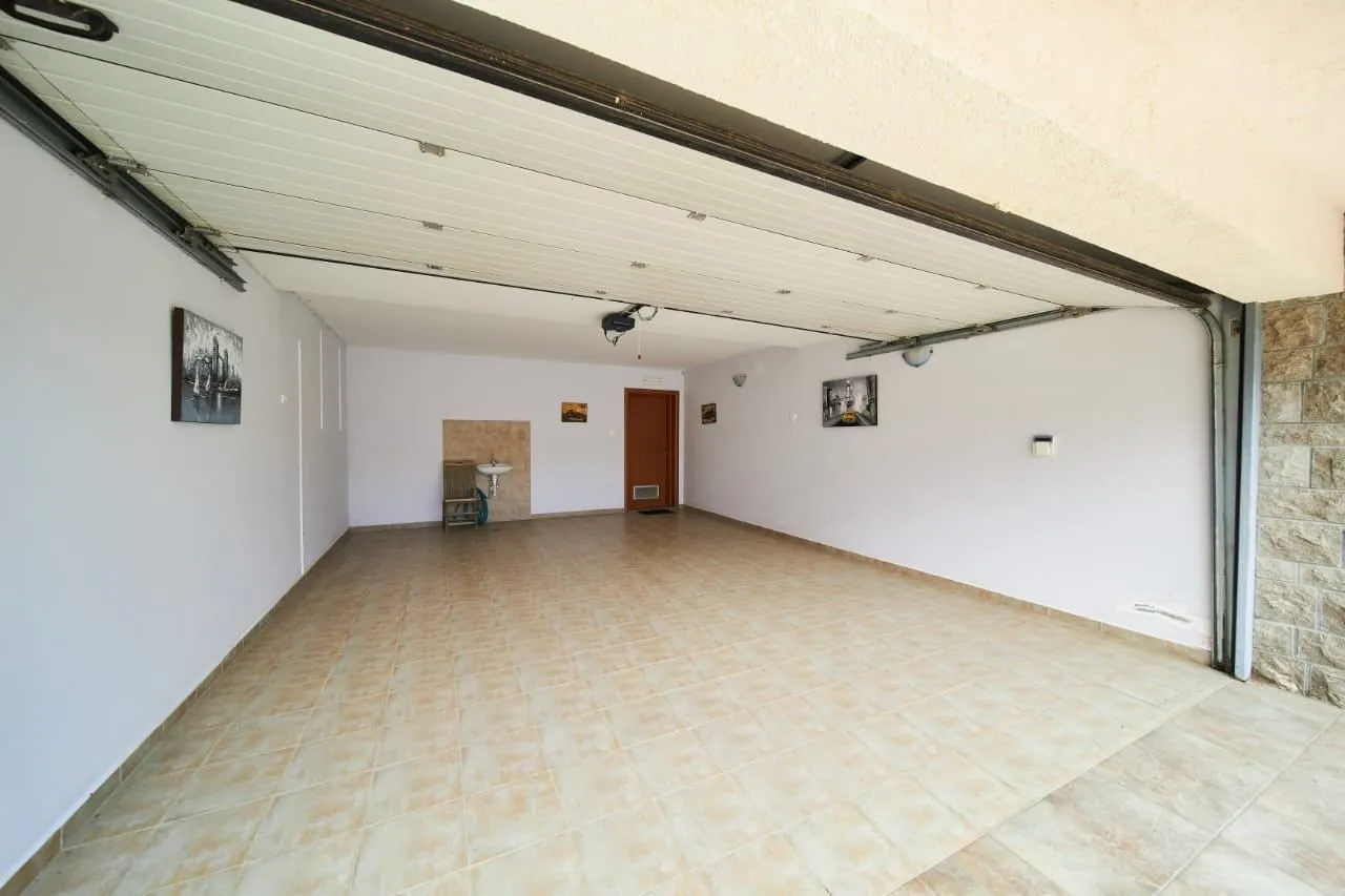 Prodaja, kuća, 495m², Bečići, Budva