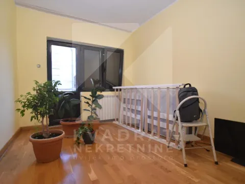 Rent, house, 128m², Stari Aerodrom, Podgorica - image 11