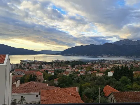 Rent, three bedroom apartment, 106m², Tripovići, Tivat - image 19