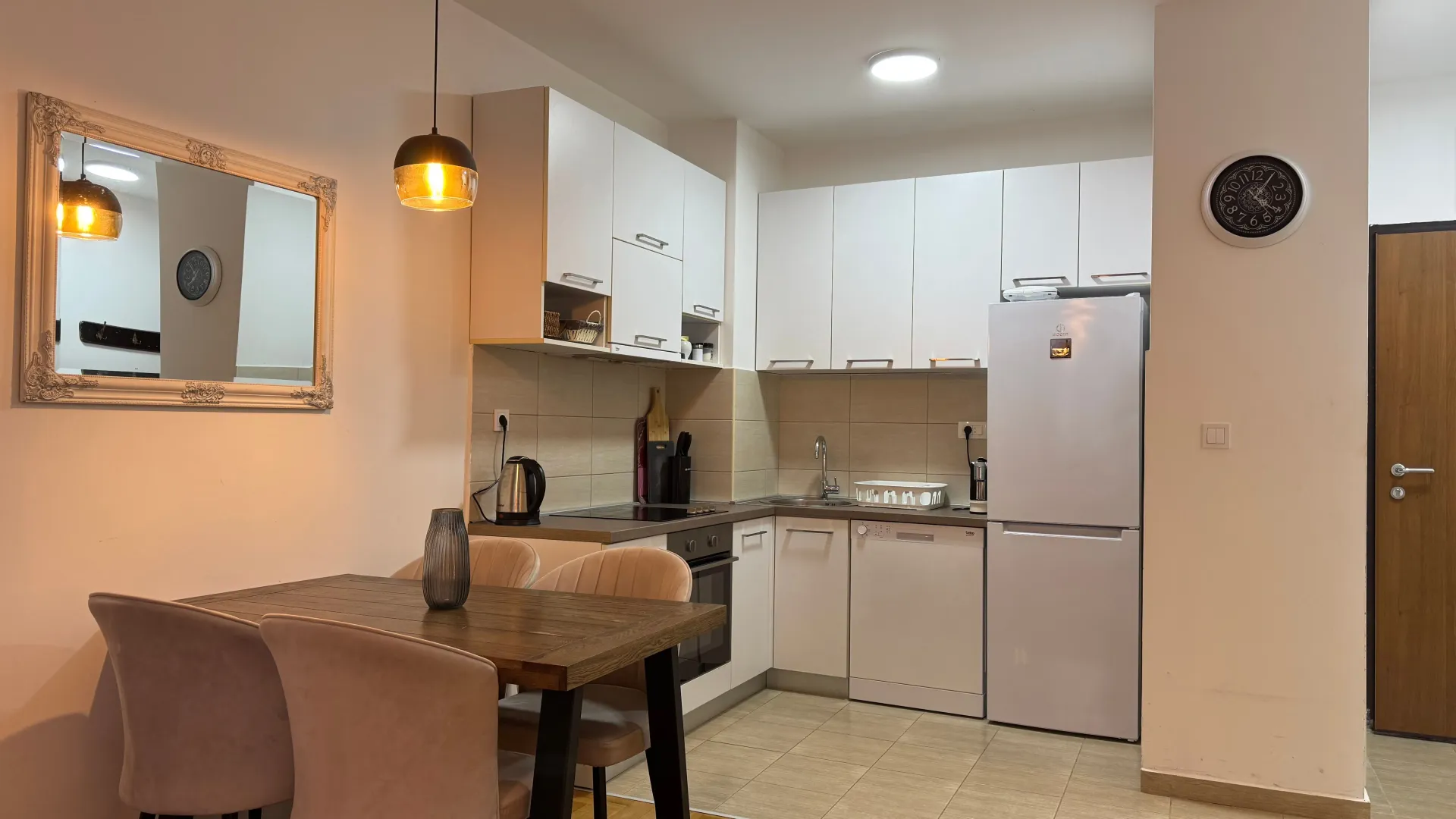 Daily-rent, two bedroom apartment, 67m², Centar, Budva