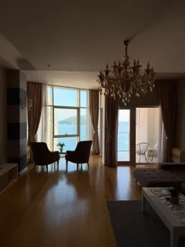 Living room with sea view and access to the terrace. - image 18