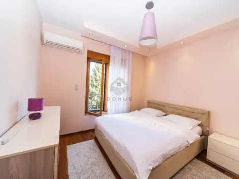 Izdavanje, dvosoban stan, 75m², Centar, Podgorica - image 10