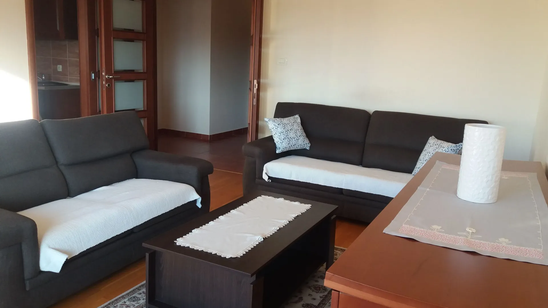 Izdavanje, dvosoban stan, 125m², Gorica C, Podgorica