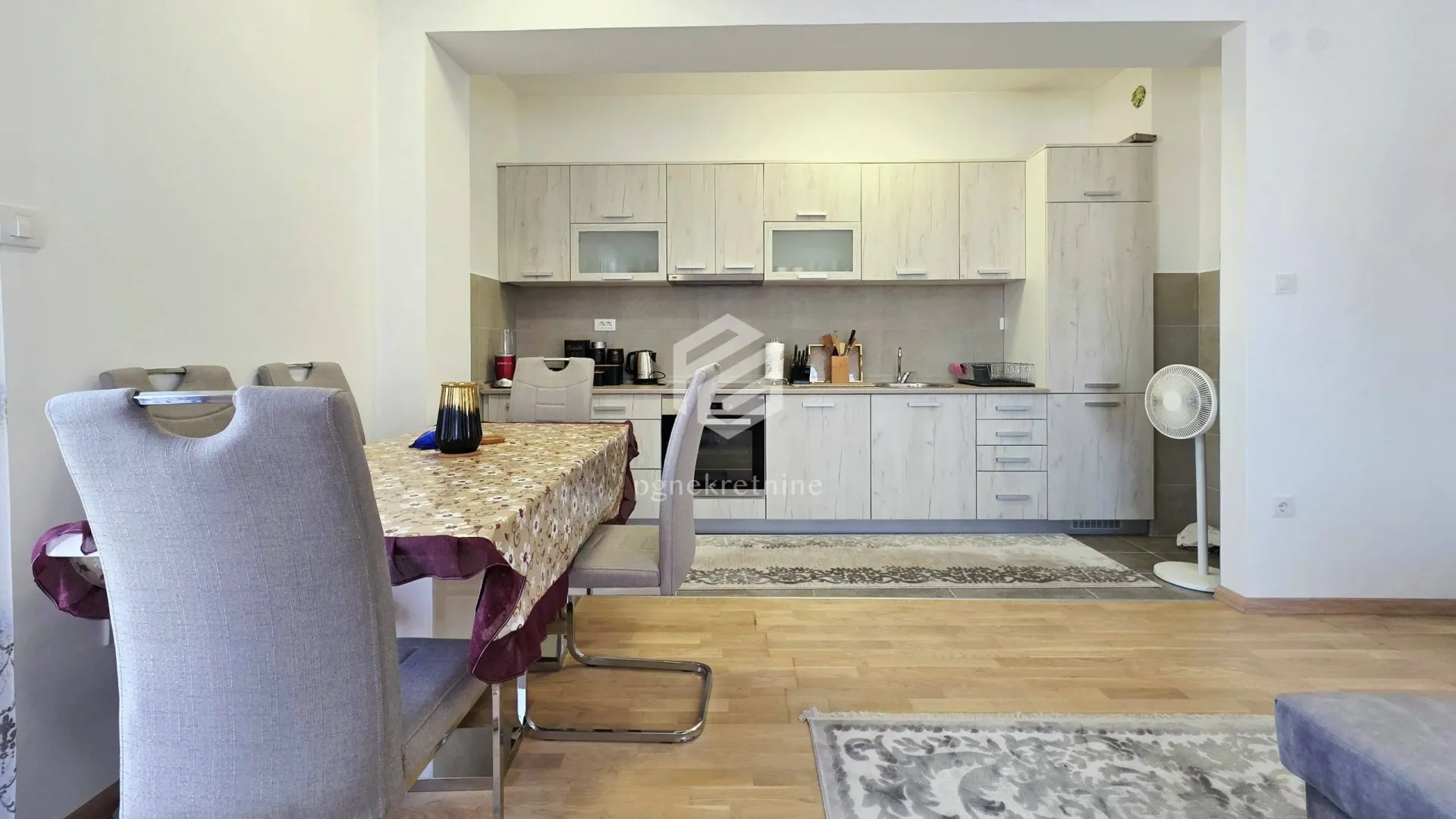 Prodaja, dvosoban stan, 76m², Stari Aerodrom, Podgorica