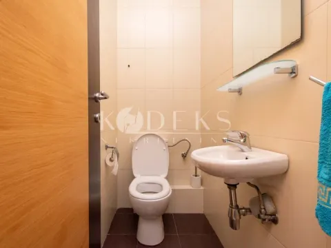 Izdavanje, trosoban stan, 103m², Zabjelo, Podgorica - image 16