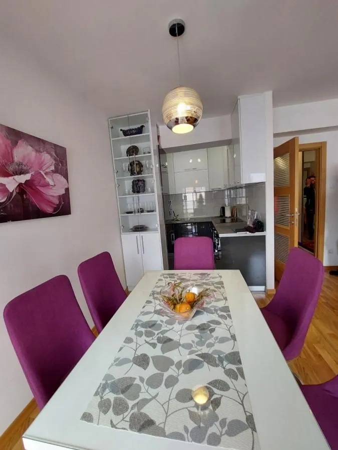 Rent, two bedroom apartment, 70m², Centar, Tivat