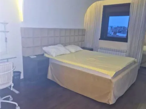 Izdavanje, trosoban stan, 123m², Vračar Sve Podlokacije, Beograd - image 7