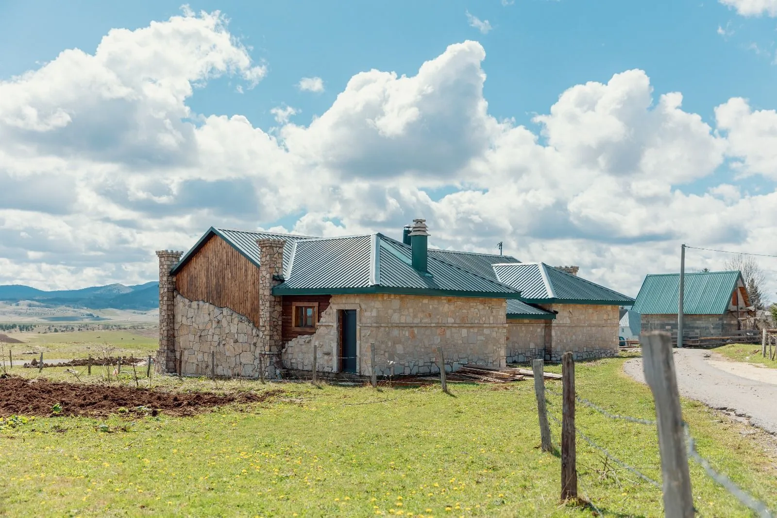 Sale, office space, 300m², Žabljak, Crna Gora