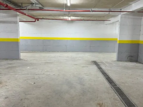 Izdavanje, poslovni prostor, 220m², Stari Aerodrom, Podgorica - image 3