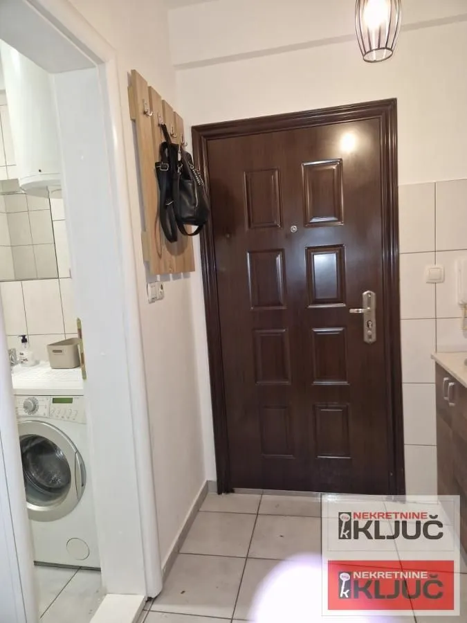 Izdavanje, garsonjera, 25m², Grbavica, Novi Sad Sve Podlokacije