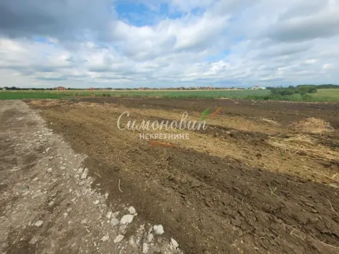 Prodaja, plac, 700m², Krnješevci, Stara Pazova - image 1