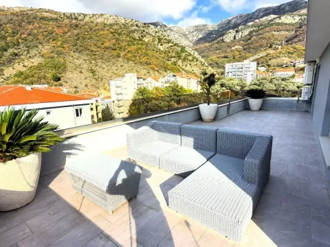 Prodaja, trosoban stan, 184m², Bečići, Budva - image 15