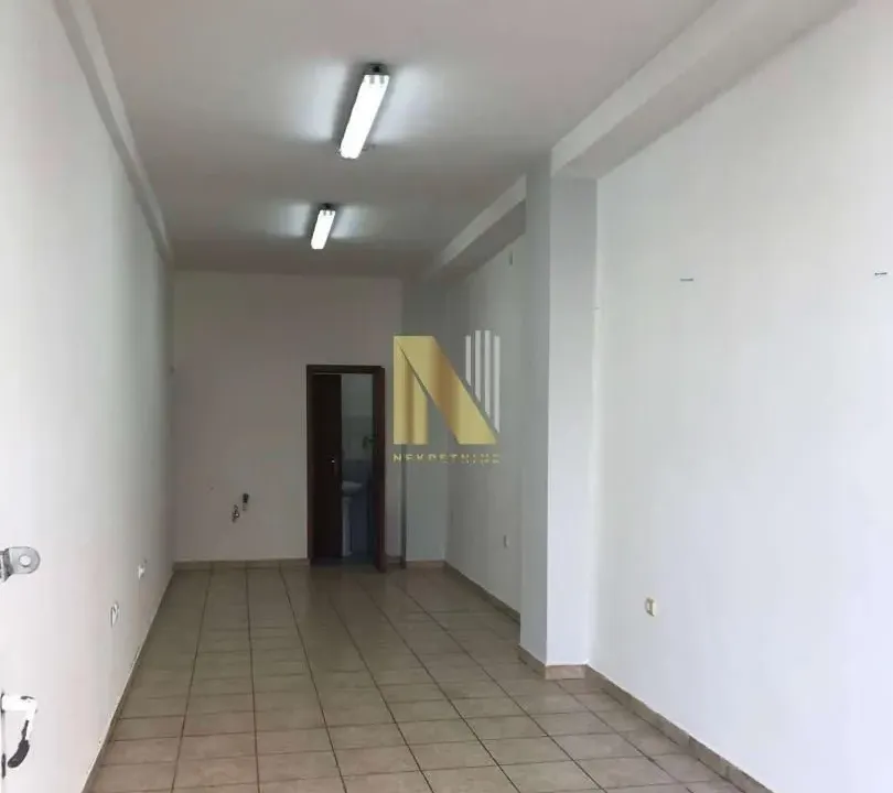 Izdavanje, poslovni prostor, 20m², Rotkvarija, Novi Sad Sve Podlokacije