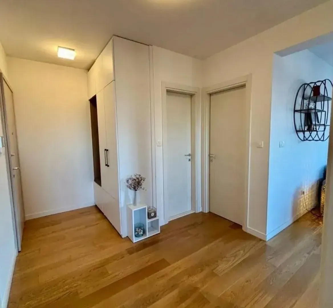 Prodaja, dvosoban stan, 70m², Central Point, Podgorica