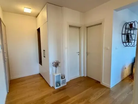 Prodaja, dvosoban stan, 70m², Central Point, Podgorica - image 7