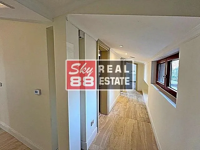 Rent, four bedroom apartment, 173m², Senjak, Beograd