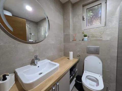 Sale, two bedroom apartment, 55m², Bečići, Budva - image 18