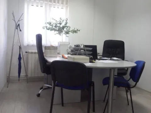 Izdavanje, poslovni prostor, 120m², Mali Mokri Lug, Zvezdara Sve Podlokacije - image 4