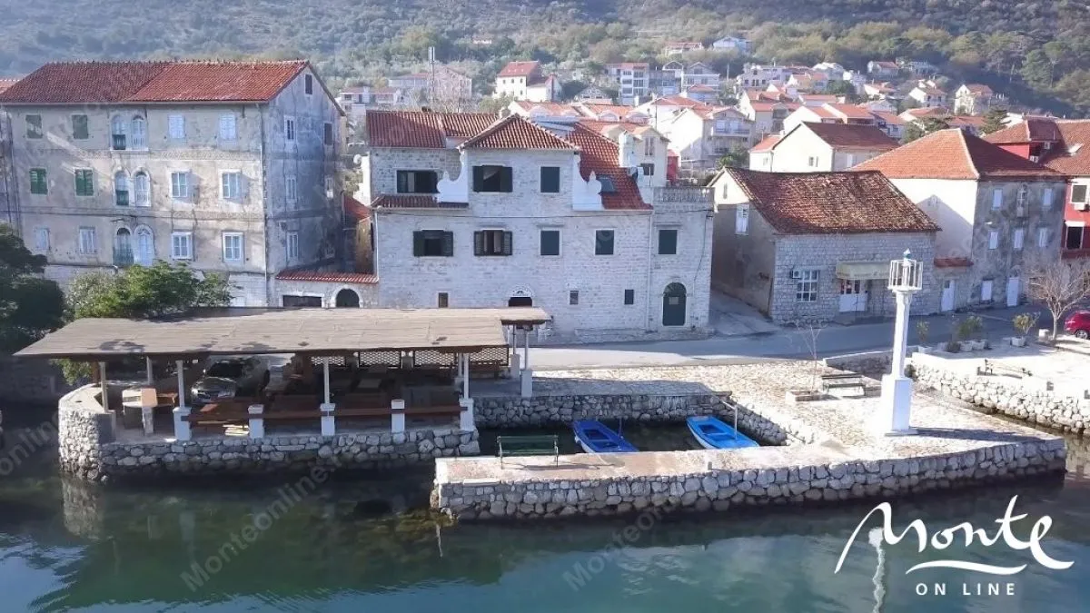 Sale, house, 330m², Prčanj, Kotor