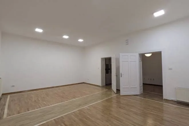 Rent, four bedroom apartment, 80m², Stari Grad, Beograd