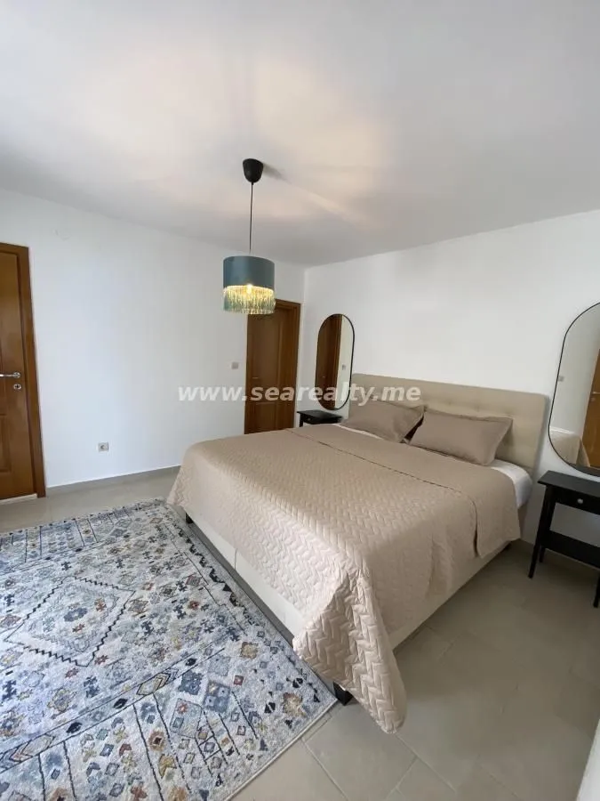 Izdavanje, kuća, 145m², Herceg Novi, Crna Gora