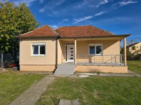 Izdavanje, kuća, 75m², Gornja Gorica, Podgorica - image 2