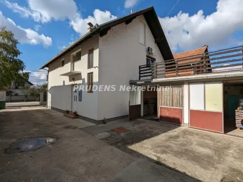 Sale, house, 220m², Zemun Ugrinovci, Zemun Sve Podlokacije - image 3