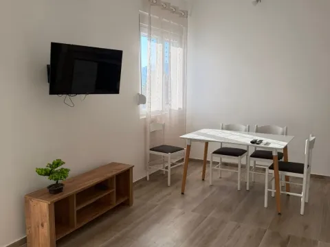 Izdavanje, jednosoban stan, 37m², Bonići, Tivat - image 7