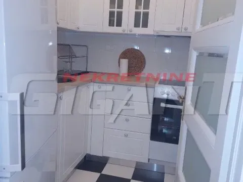 Izdavanje, trosoban stan, 86m², Kalenić Pijaca, Vračar Sve Podlokacije - image 9