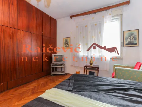 Sale, three bedroom apartment, 95m², Vračar, Šid - image 12
