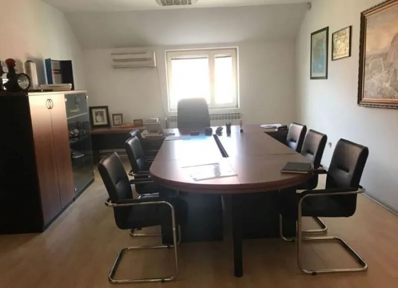 Rent, office space, 200m², Altina, Beograd
