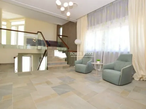 Prodaja, kuća, 285m², Njivice, Herceg Novi - image 2