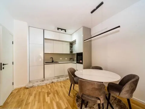 Izdavanje, dvosoban stan, 72m², Stari Aerodrom, Podgorica - image 5